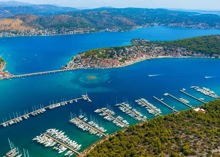 Vibes-5 By Interhome *